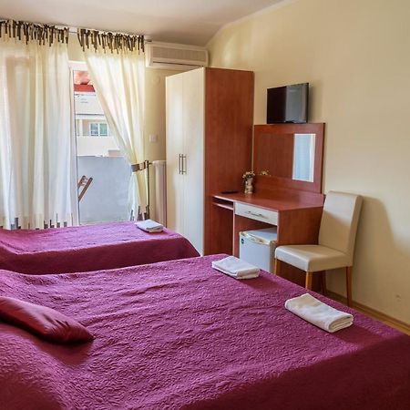 Pag Marina Rooms & Apartment Bagian luar foto