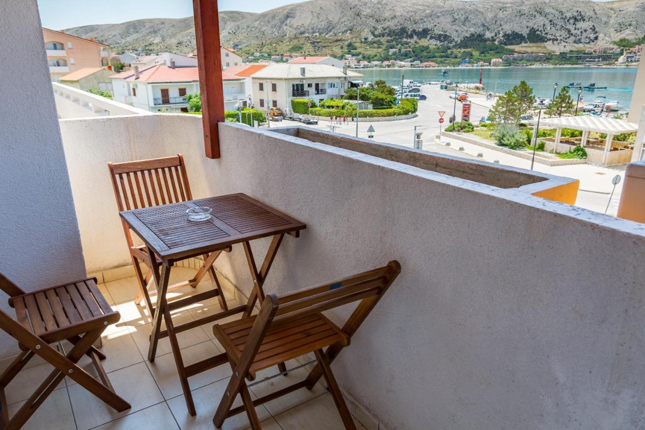 Pag Marina Rooms & Apartment Bagian luar foto