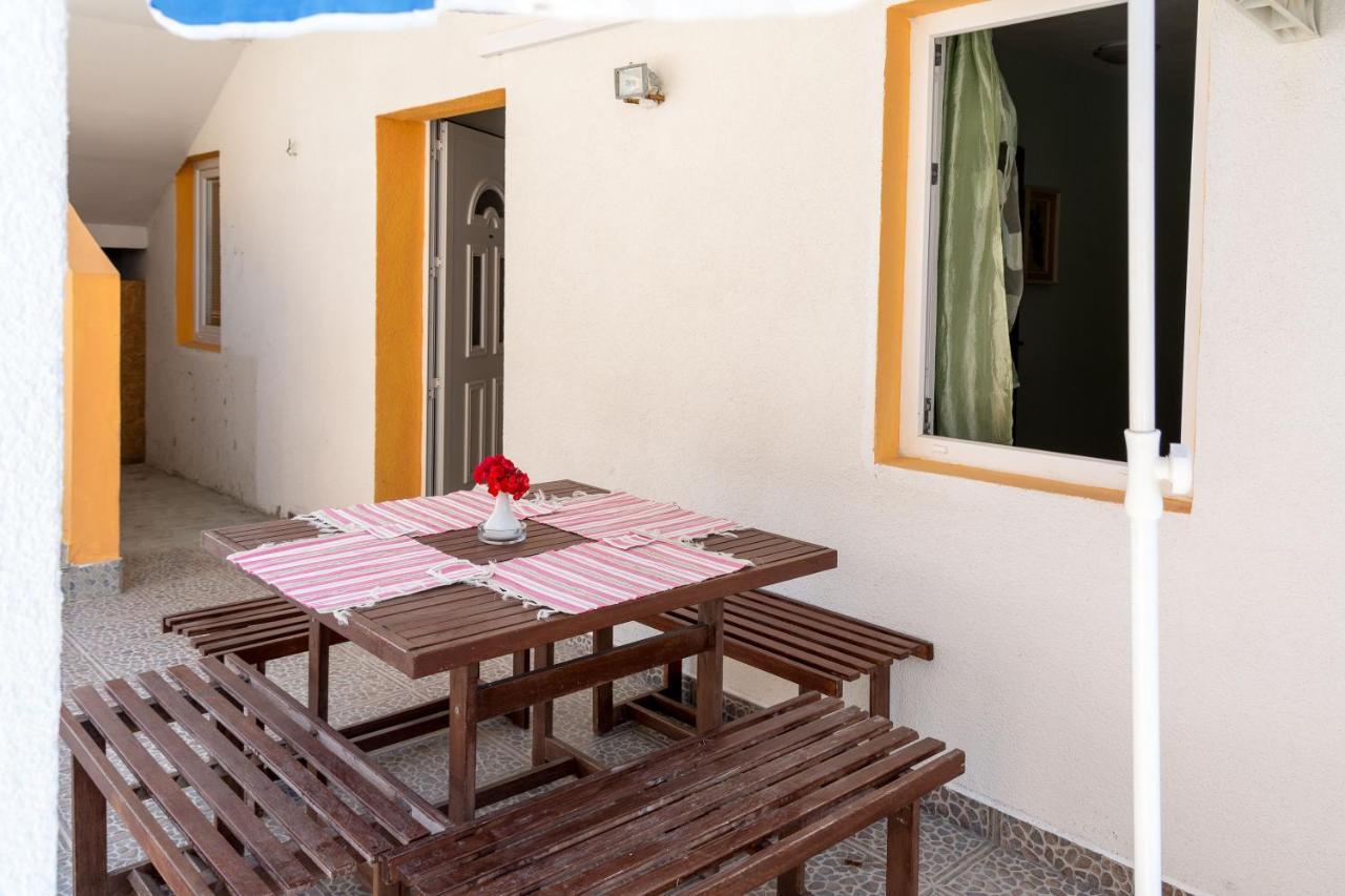 Pag Marina Rooms & Apartment Bagian luar foto
