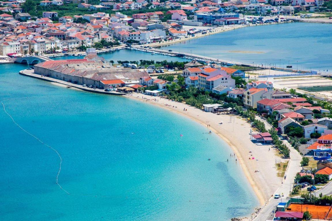 Pag Marina Rooms & Apartment Bagian luar foto
